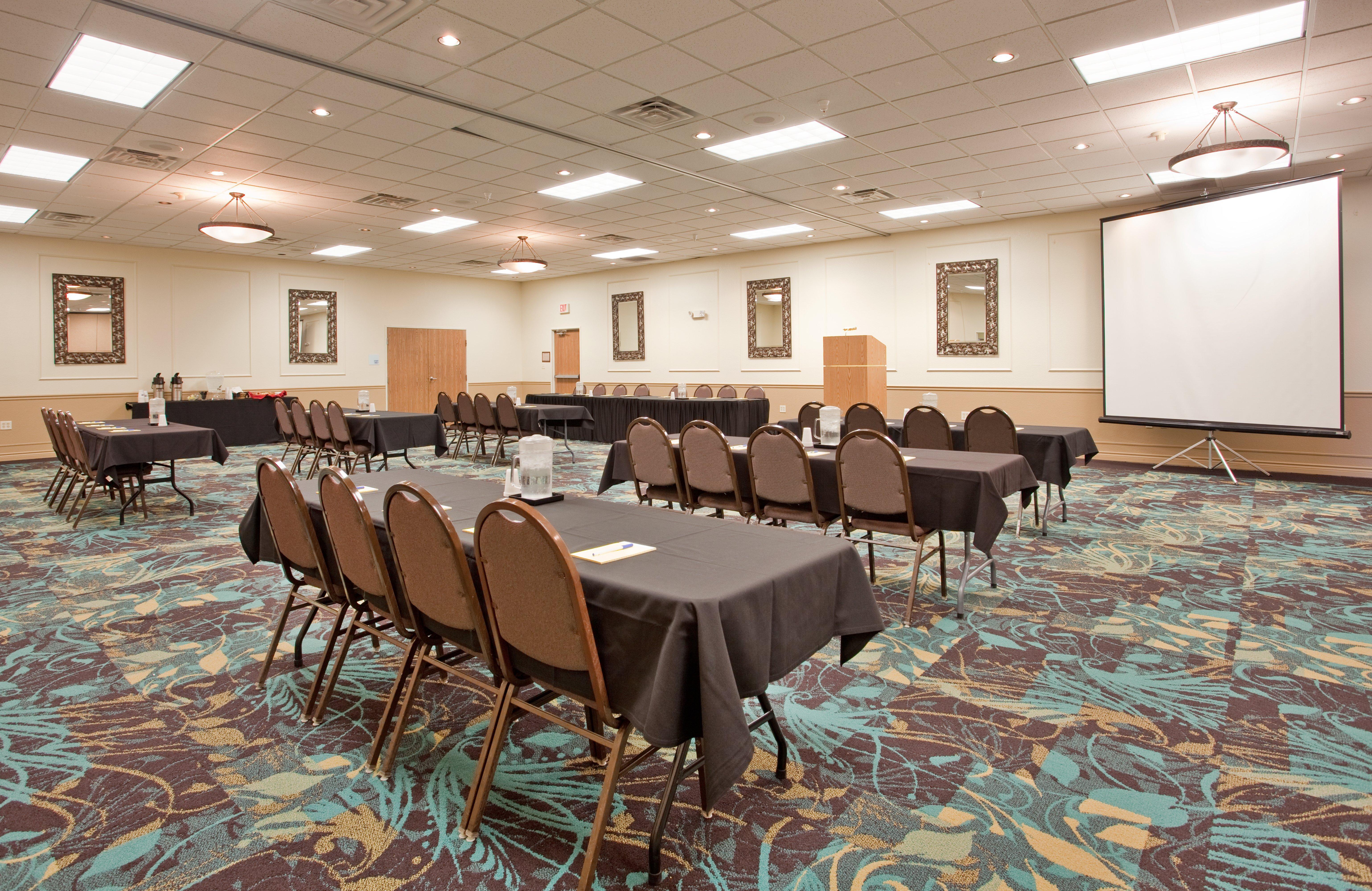 Holiday Inn Express Hotel & Suites Beatrice By Ihg Екстериор снимка