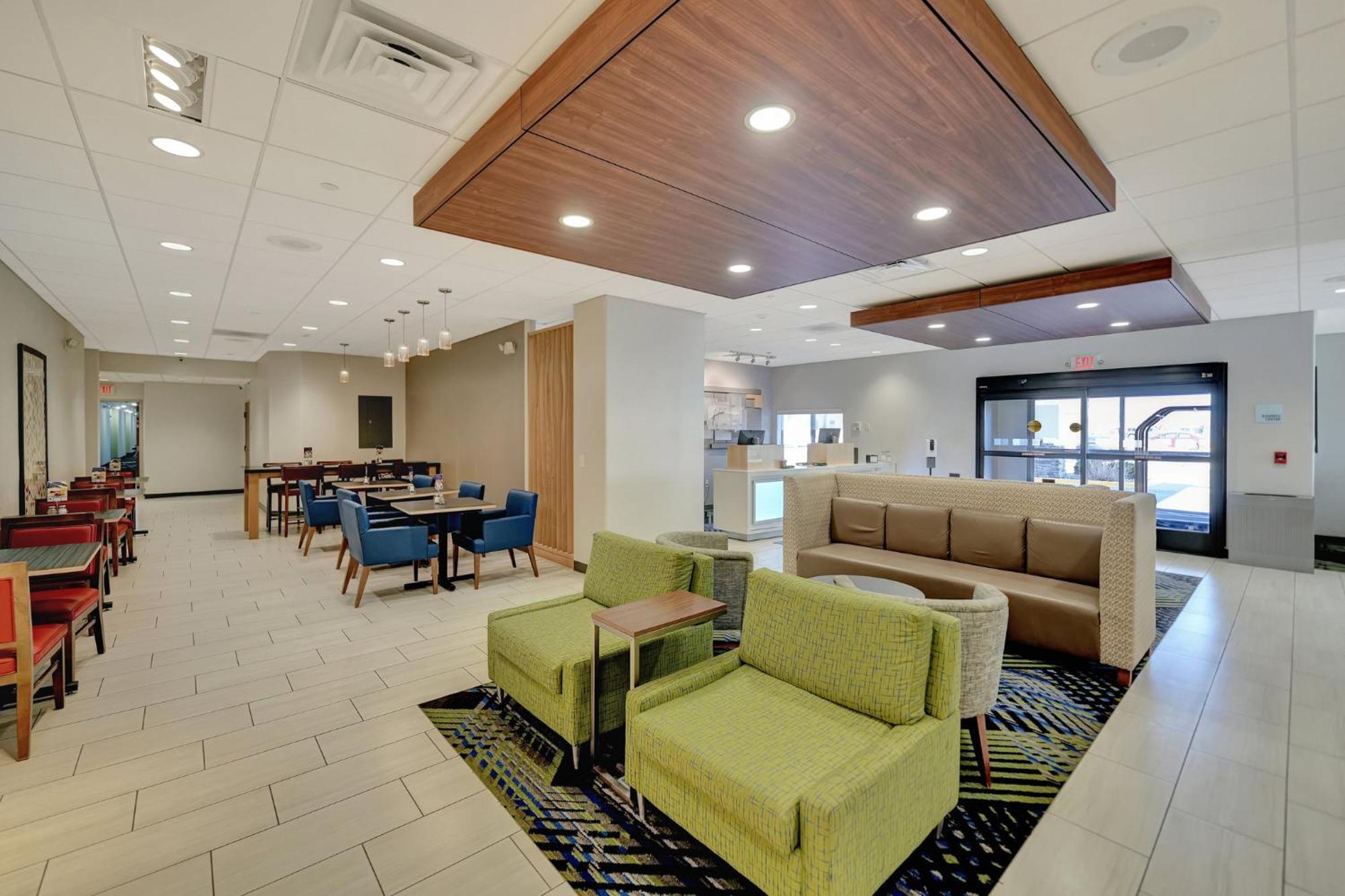 Holiday Inn Express Hotel & Suites Beatrice By Ihg Екстериор снимка