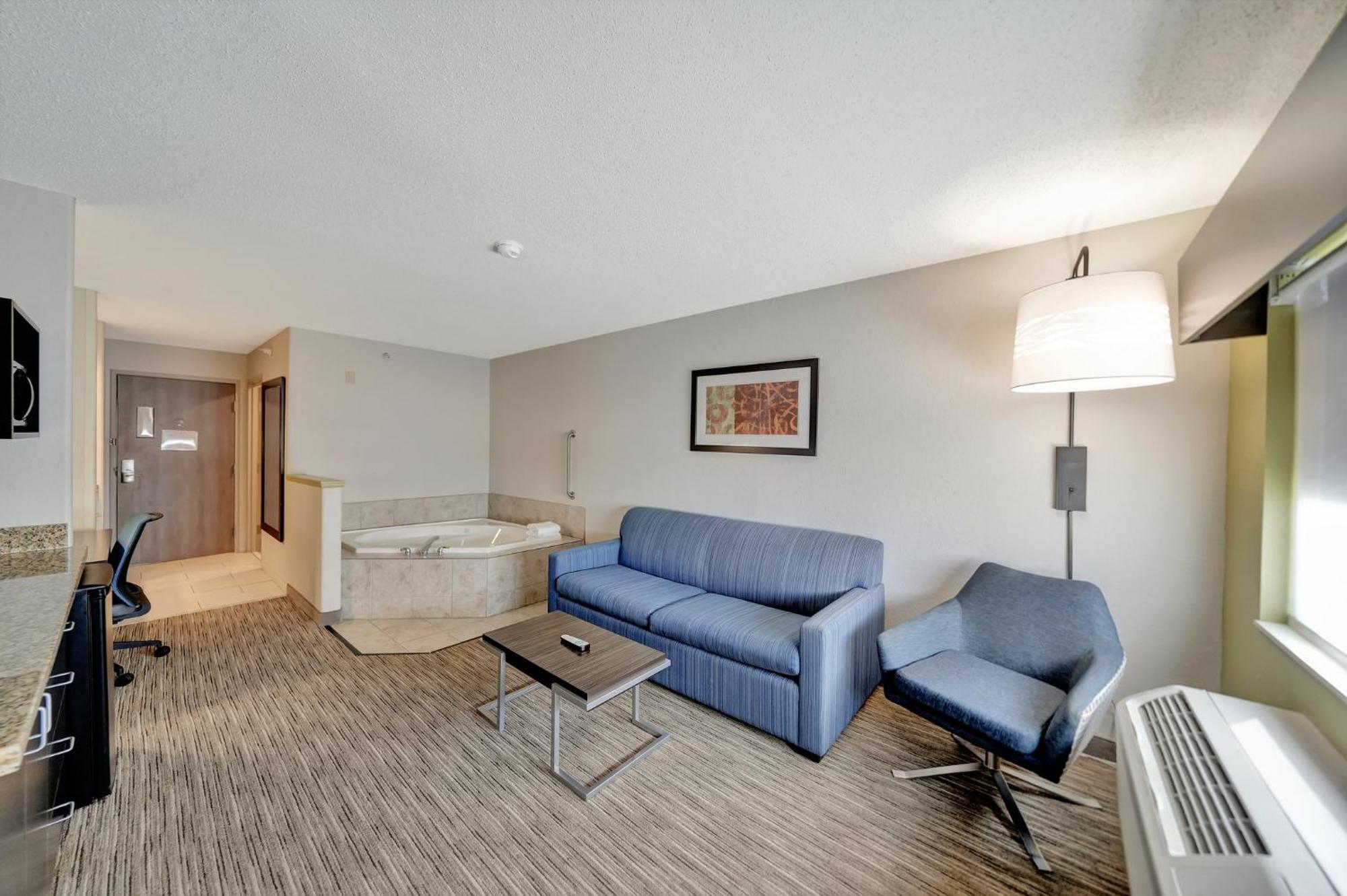 Holiday Inn Express Hotel & Suites Beatrice By Ihg Екстериор снимка