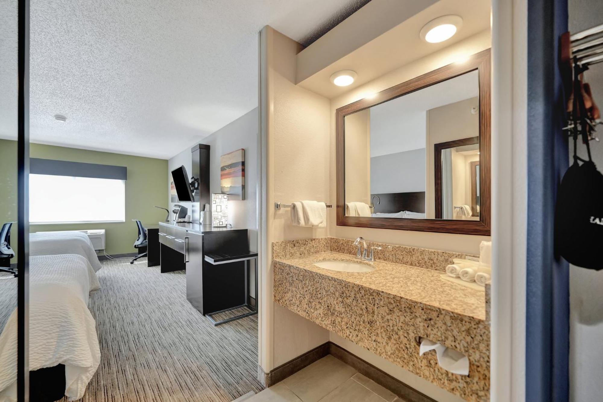 Holiday Inn Express Hotel & Suites Beatrice By Ihg Екстериор снимка