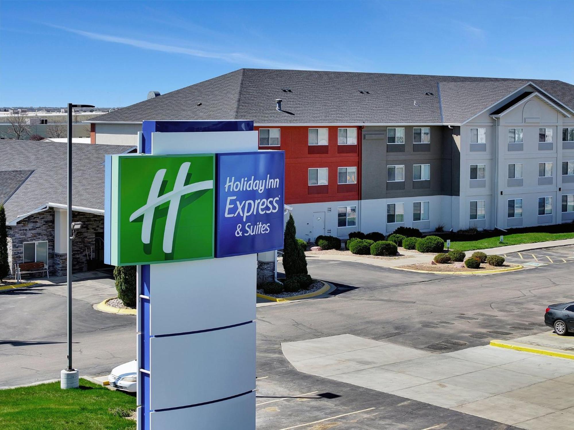 Holiday Inn Express Hotel & Suites Beatrice By Ihg Екстериор снимка